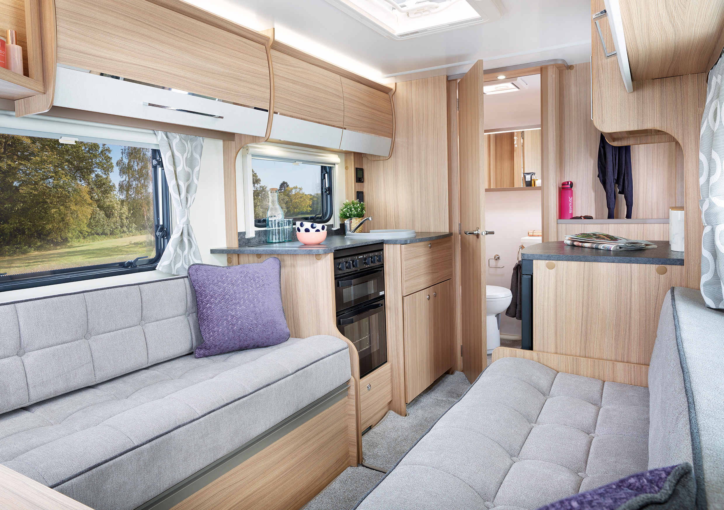 15 Phoenix Plus 420 Interior
