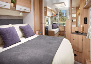 21 Phoenix Plus 644 Bedroom