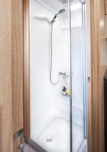 24 Phoenix Plus 640 Shower