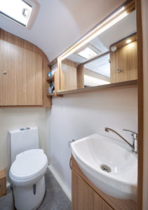 25 Phoenix Plus 644 Washroom