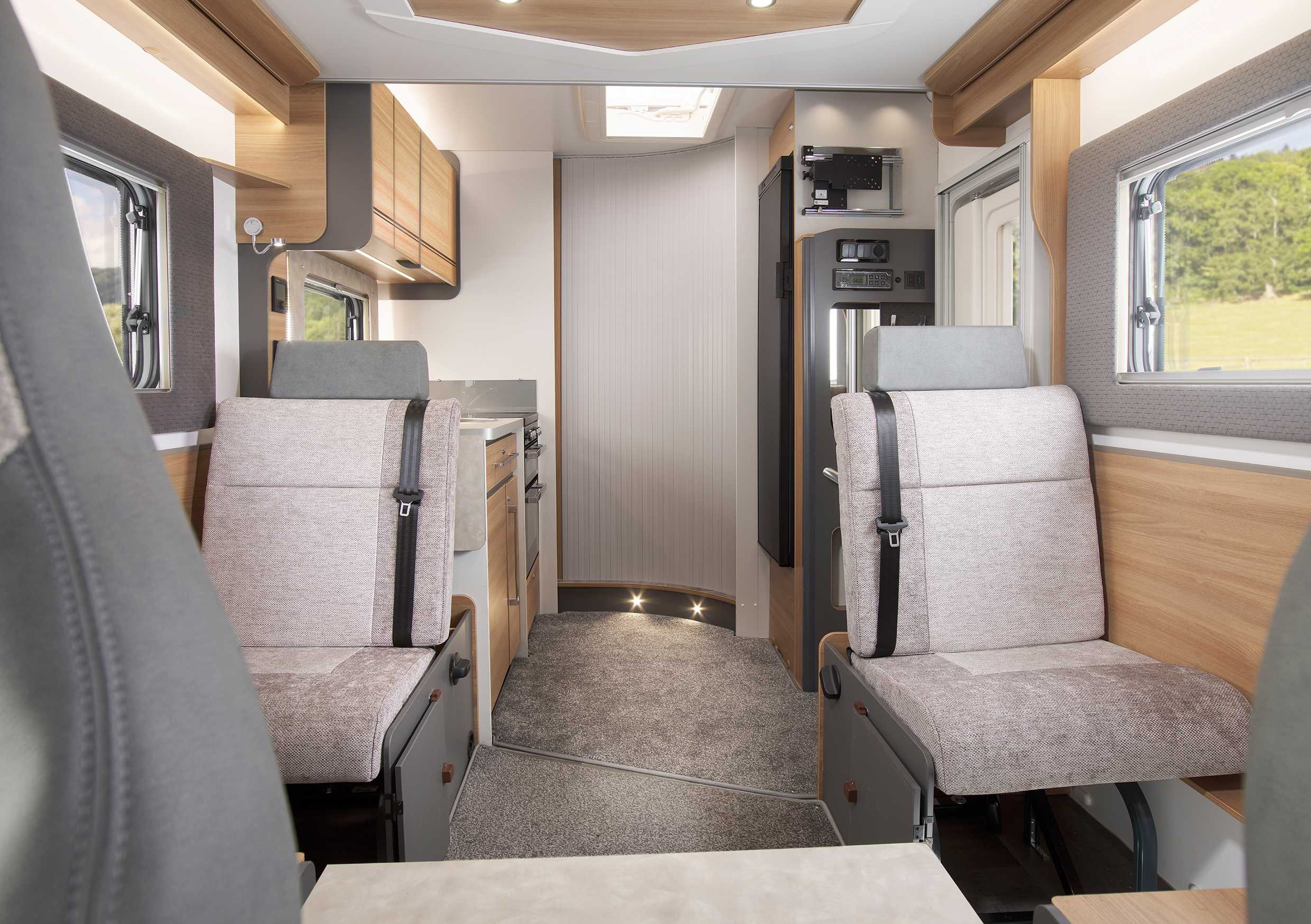 Adamo 69-4 flexi lounge featuring twin Aguti convertible travelling seats (2)
