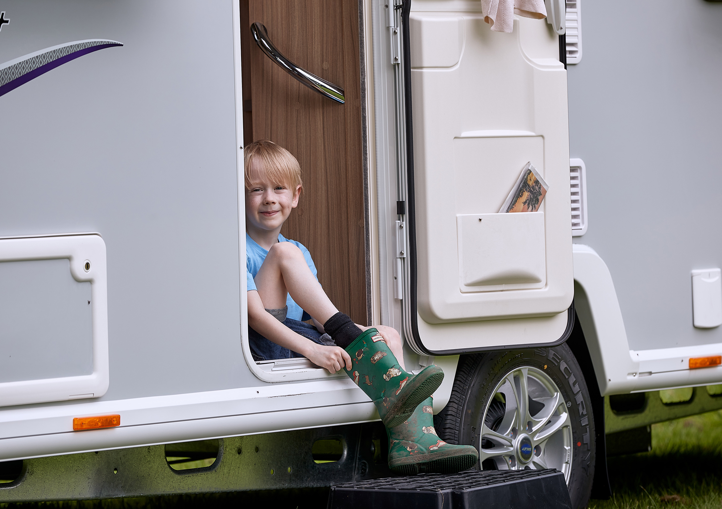 11 Phoenix Plus Exterior Boy With Wellies