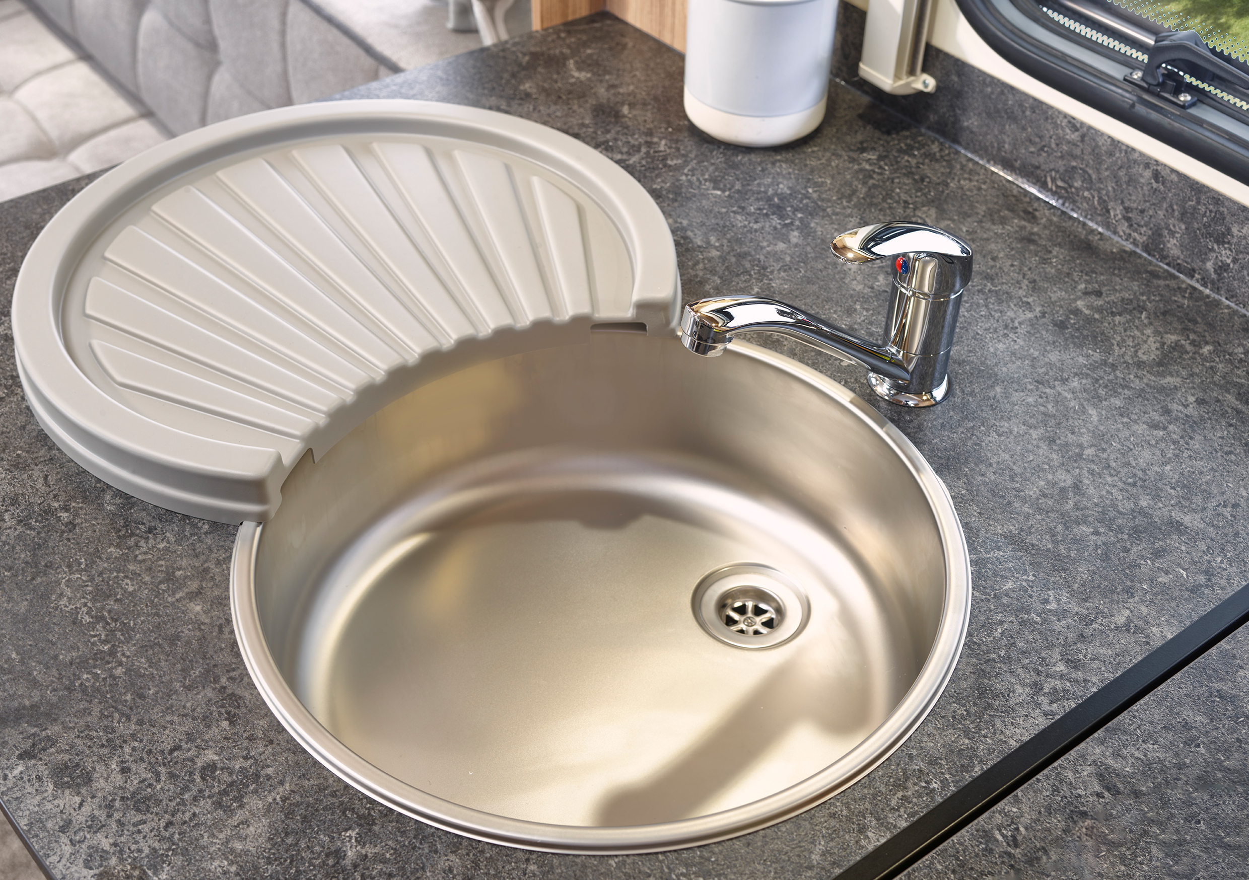 31 Phoenix Plus Kitchen Sink