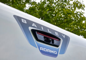 Adamo Dometic reversing camera with seperate viewing screen